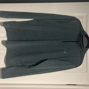 UA Threadborne Men’s light weight 1/4 zip pull over,